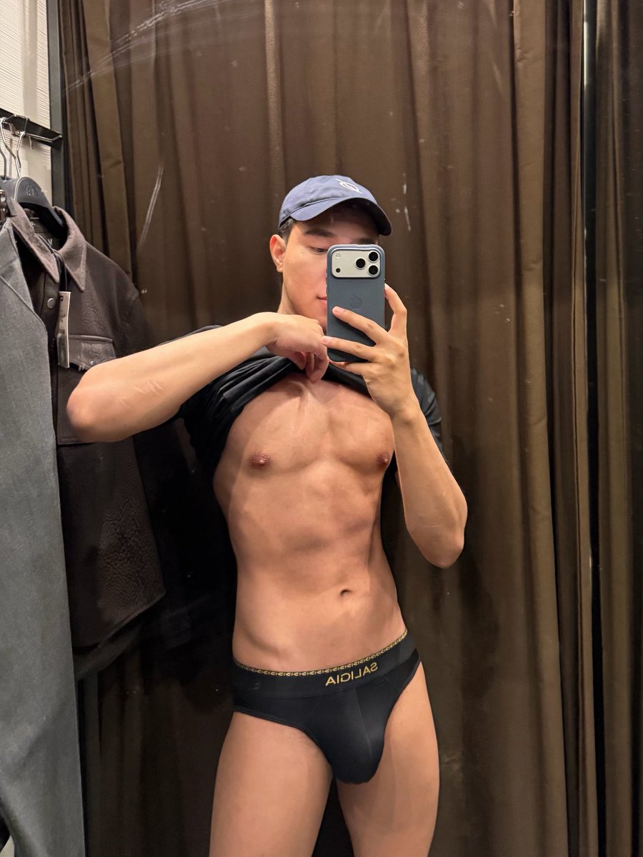 คุณฉลาม tweet media