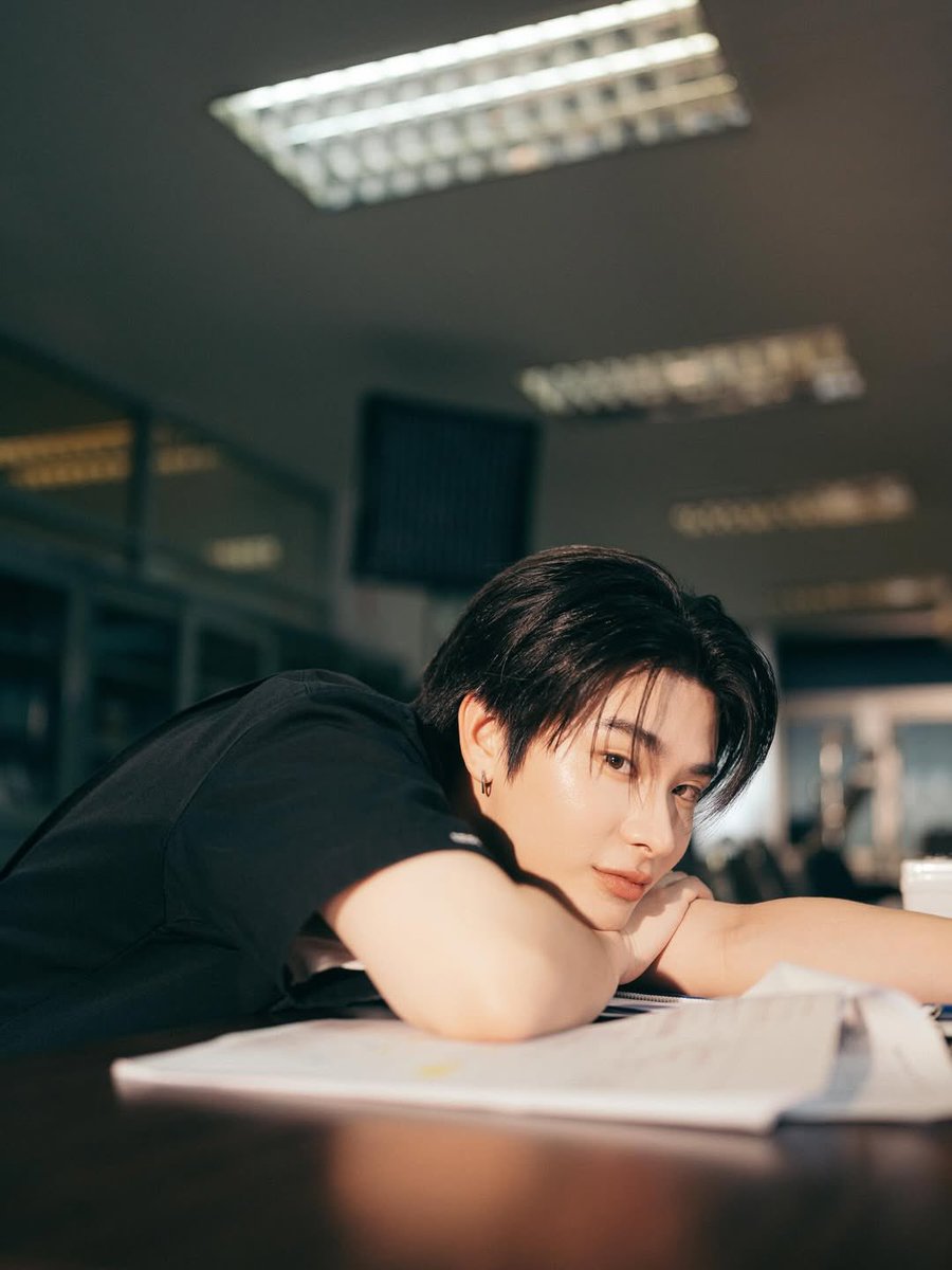 aqwcx's tweet image. หลงรักคนยืนข้างซ้ายตรงที่เก้านาฬิกา ⚙️

THAI 9 O’CLOCK

#THAI_9นาฬิกา
#THAIchayanon