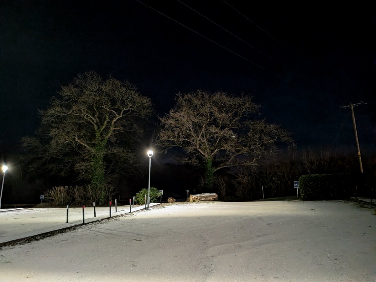 glynn_adams's tweet image. A slight covering of snow where I work near #crewkerne in south Somerset 🌨️
#uksnow