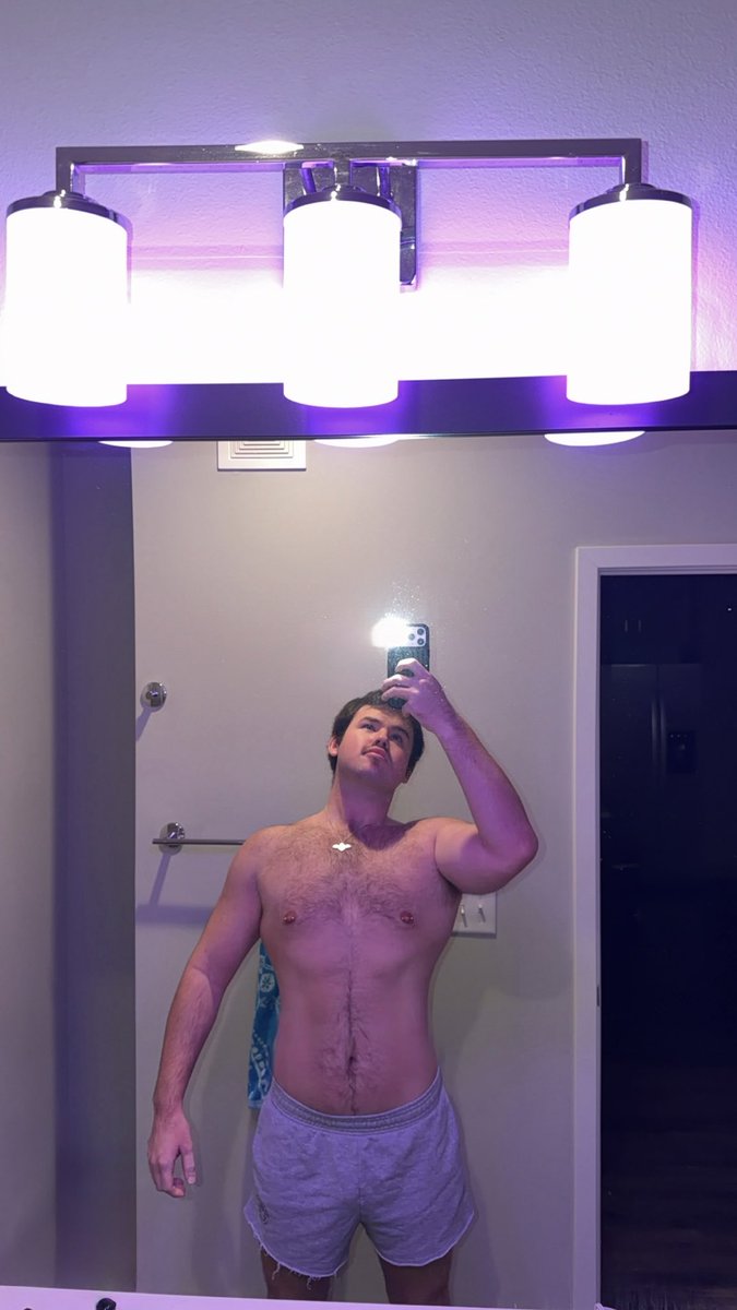 GavinSample1's tweet photo. Add me on Snapchat if you want to see the other version! 😝 https://t.co/pN1SbysS87