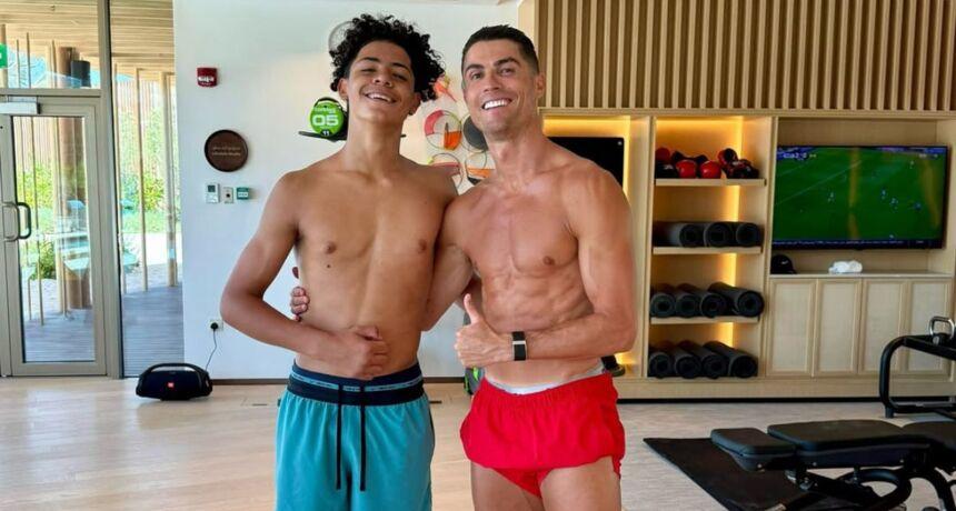 Building muscle in the gym is stupidly simple.

Football development works the same way. 🧵⚽️