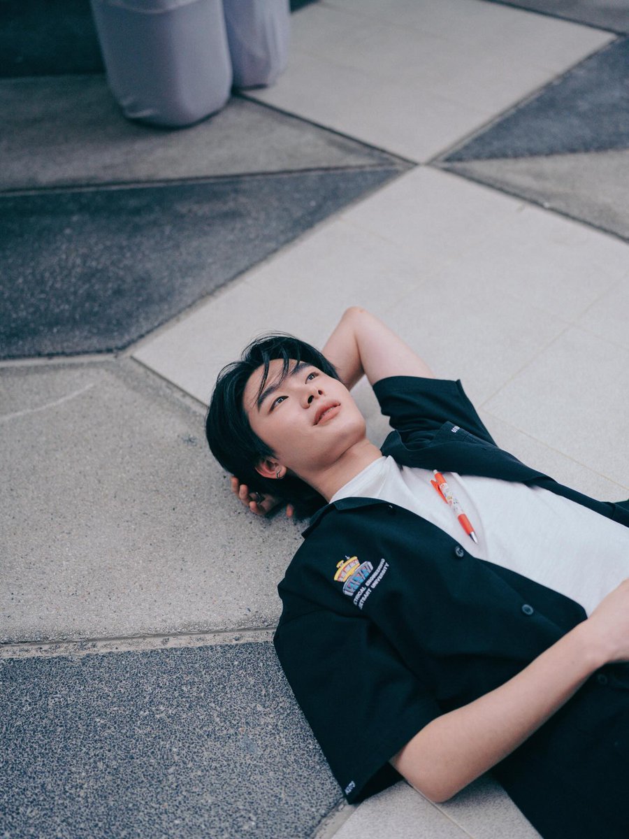 noplanplanner's tweet image. การที่ใส่ส่วนนึงในชีวิตน้องในเอ็มวีเพลงนี้เหมือนเป็นสิ่งรวมความทรงจำนิสิตเหมือนกันนะ อีกปีนึงน้องจะเรียนจบละ แต่น้องมีmvนี้ที่น้องถ่ายกับที่เรียน ถ่ายกับเพื่อน กับเพลงที่ทำให้น้องเริ่มเป็นที่รู้จักจากงานคณะ ยิ่งกว่ารูปรับปรญ #THAIchayanon #THAI_9นาฬิกา