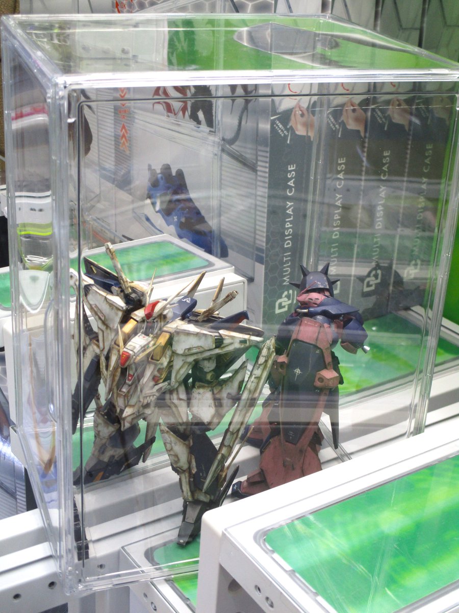 当店で獲得されたフィギュア等を飾れるマルチディスプレイケースが人気