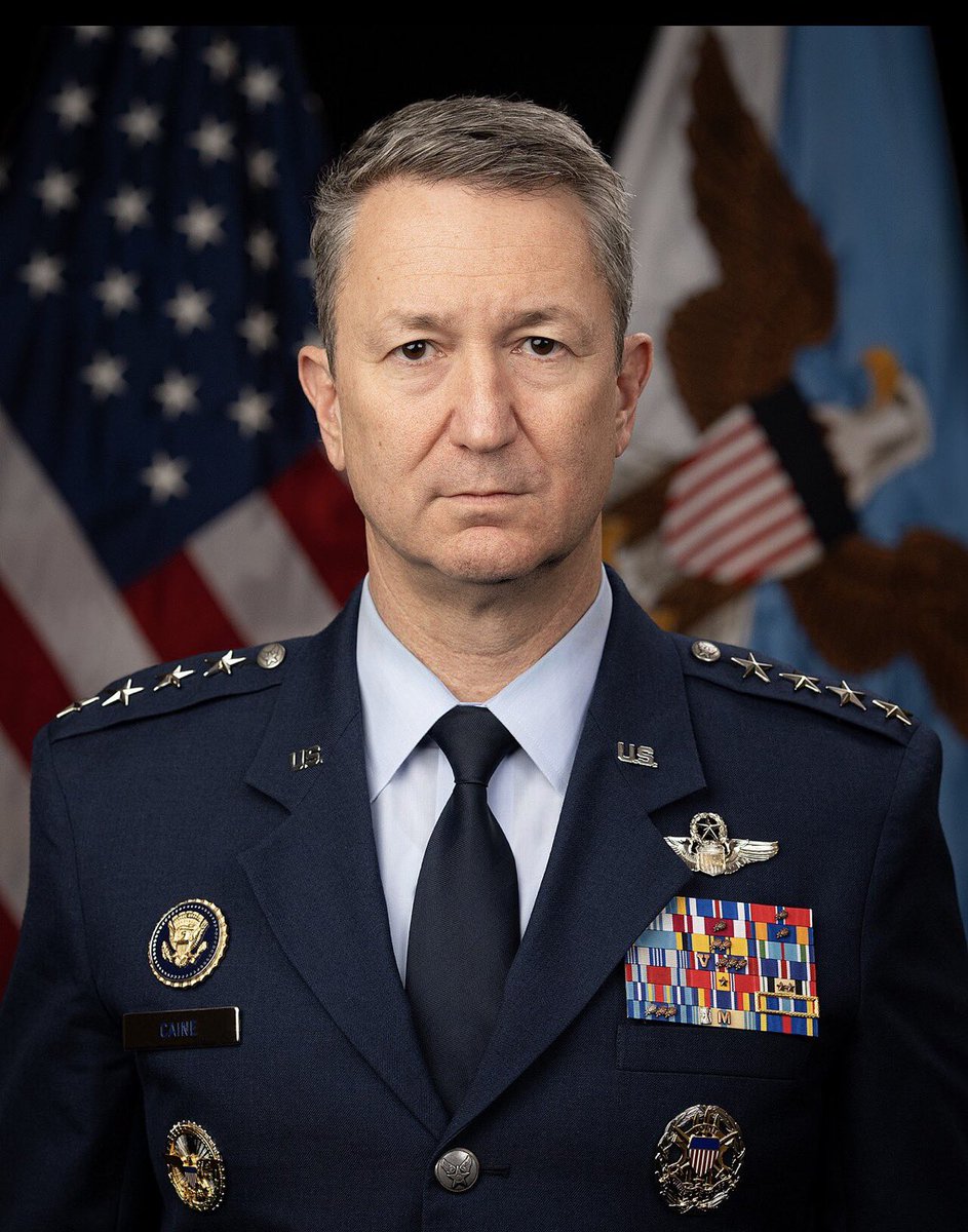 defense_civil25's tweet image. 🚨Update: Supreme Commanding General Dan “Raising” Caine, Supreme Commander of the US Military, briefing on Operation Absolute Resolve was as perfect as the execution of the mission itself. 

Details: 

🔺More than 150 aircraft deployed, drones included 

🔺Flown from more than…