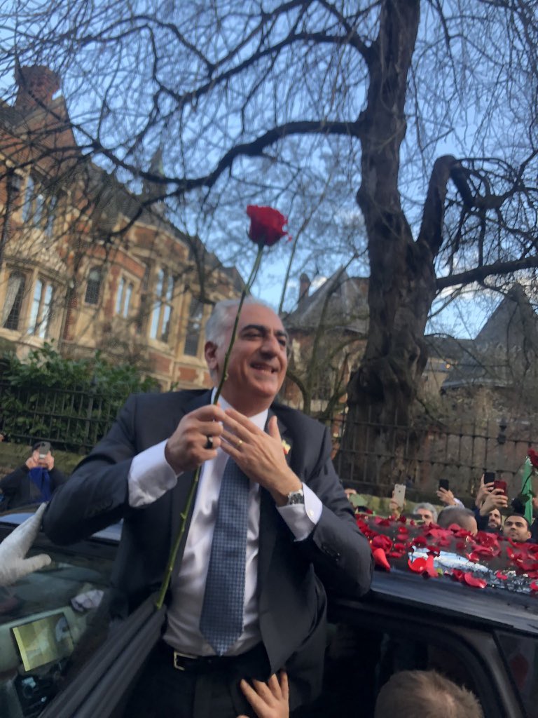 گر ز آمدنت خبر بیارند
من جان بدهم به مژدگانی