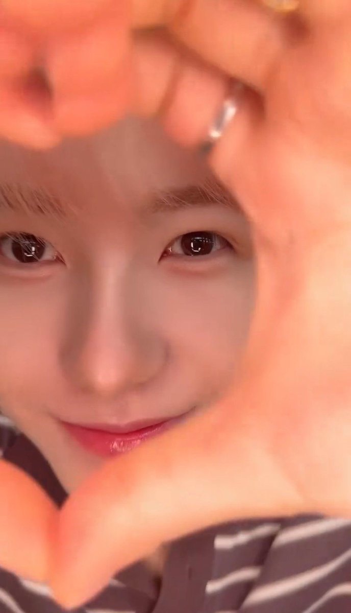 ⋆˚࿔rasilly𝜗𝜚˚⋆ tweet media