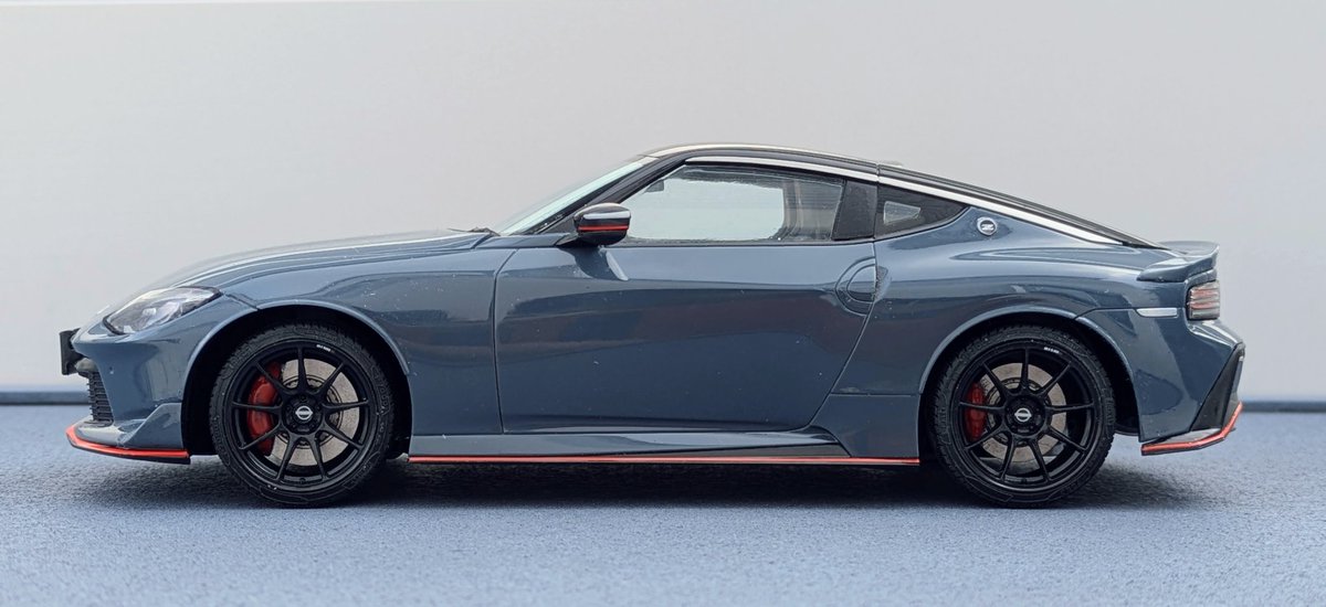 アオシマ 楽プラ1/24フェアレディZニスモ2024（ステルスグレー） 楽