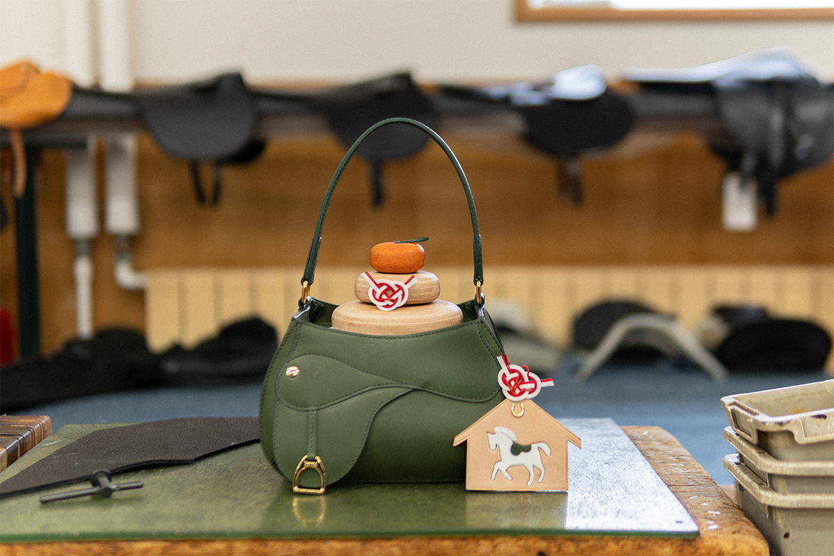 ファクトリーは今日から仕事はじめです。 新年最初の「職人の遊び心 