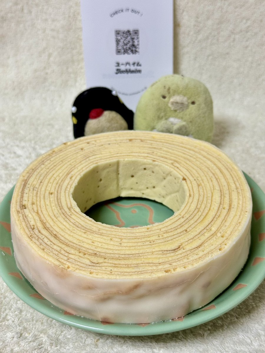 yasapen's tweet photo. やさやさ☆今日のおやつは兵庫県神戸市のユーハイムさんの「バウムクーヘン」ぺん♪☆愛知県安城市で製造しているぺん♪☆ #oyatu #oyatsu #おやつ #おかし #お菓子 #菓子 #洋菓子 #ユーハイム #バウムクーヘン #京王百貨店 #ユーハイム中央工場 #鈴鹿のきつねさんからのギフト https://t.co/KtngRaYVyt