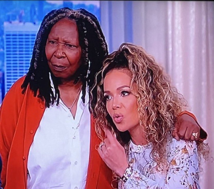 iamchanteezy's tweet image. I’m waiting for both Sunny and the EGOT herself (Whoopi) to go in on the Bum and his cabinet officials (including Marco Rubio). #TheView