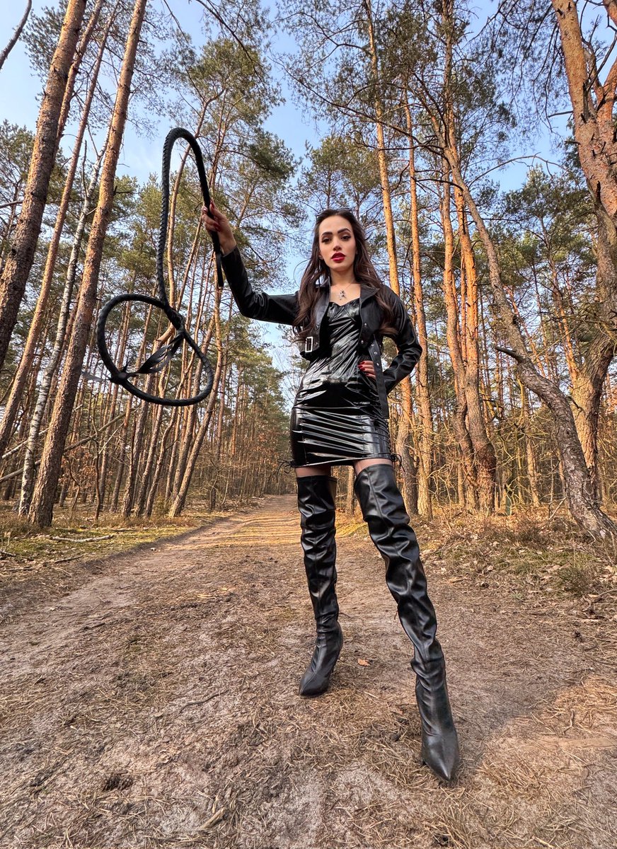 aliena_moore0's tweet photo. RT if you like leather

#leather #boots #femdom #fetish #leatherboots #ass #asmr #shiny #leatherasmr #dominatrix https://t.co/bRXfKOIs6V