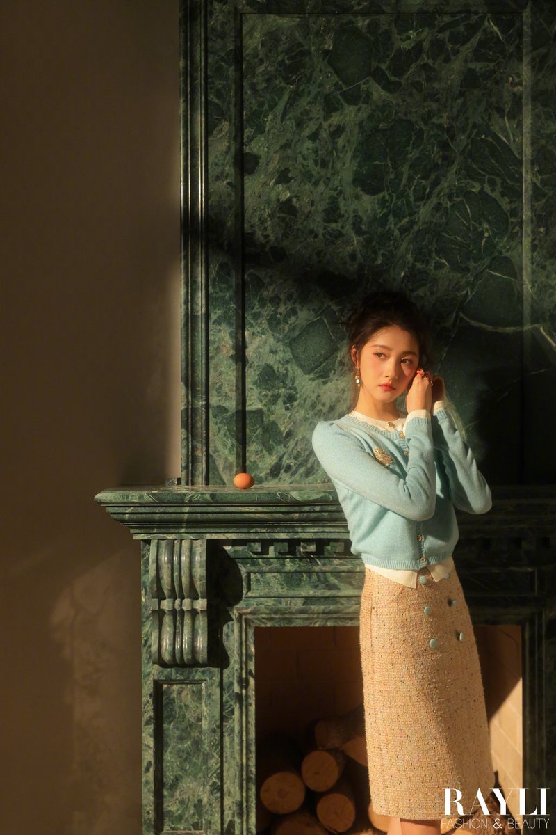 GUANXIAOTONG_TH's tweet photo. 260105 | @瑞丽服饰美容 update📰(3/5)

เซตที่สองมาแล้วค่าา สวยมากกก เสี่ยวถงกับนิตยสารเป็นอะไรที่กลมกล่อมสุดๆ เพราะใช้ความสวยเปลืองมาก💕 ใจฟูตั้งแต่ต้นปี

#瑞丽服饰美容 #RAYLI
#กวนเสี่ยวถง #GuanXiaoTong #关晓彤 #GabrielleGuan https://t.co/y4sWBp03bP