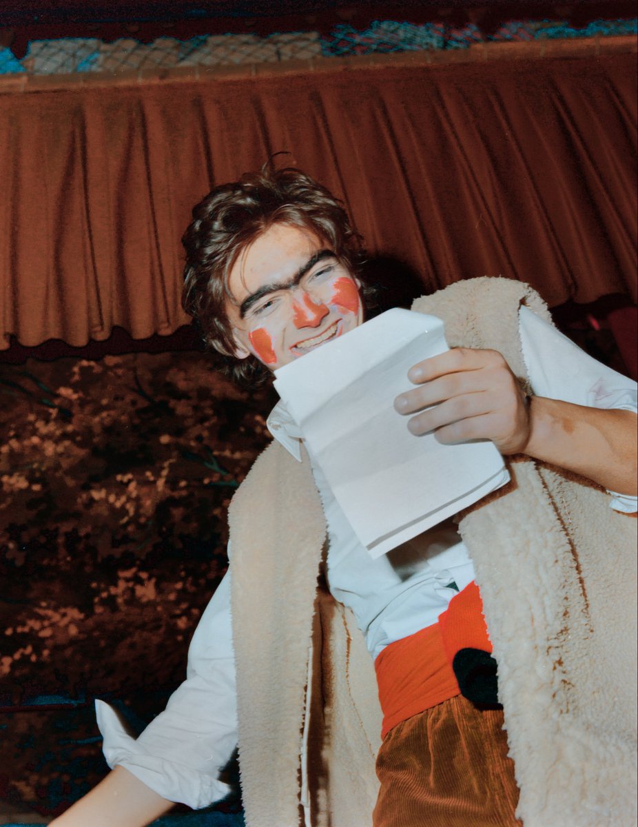 📚 Presentació del llibre 'NO ÉS GARROFA, QUE ÉS VERITAT! Les #Garrofes: 120 anys de crítica social berguedana a partir dels Pastorets d’en Pitarra', d'Albert Rumbo i Soler
 
🗓 Divendres, 09/01/2026
🕡 18.00h
📍 Casal cívic - Pl. Sant Joan, s/n - #Berga

#elspastoretsdeberga