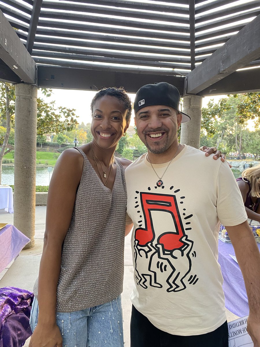 devineevans's tweet image. 