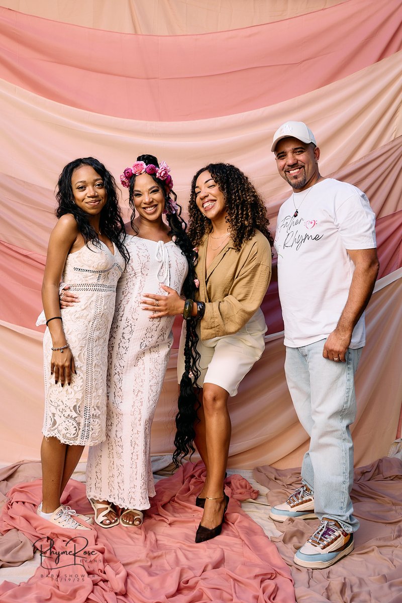 devineevans's tweet image. 