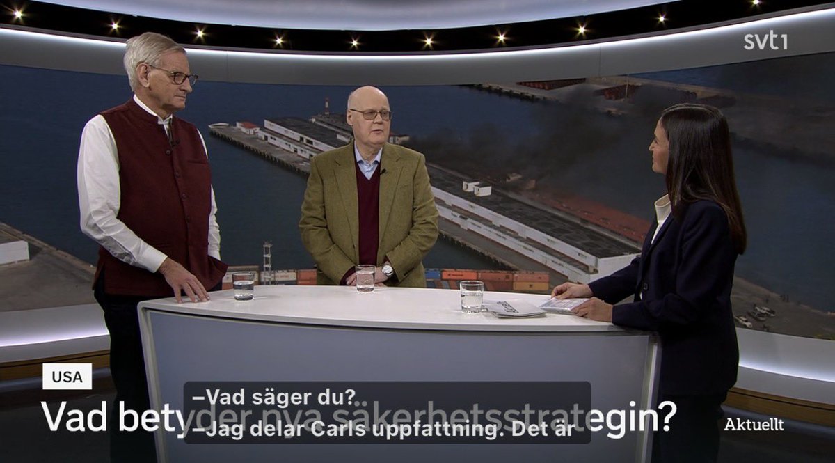 JohanRomin's tweet image. Hålla-med-varann-TV är urtrist. Det är nästan lite rörande hur Carl Bildt gjort sig till medias gullegris. Han säger precis det som man vill att han ska säga, precis som en välregisserad teater alltihop. Trump är dum. Israel är ännu dummare. Vad sägs om att ta in några röster som…