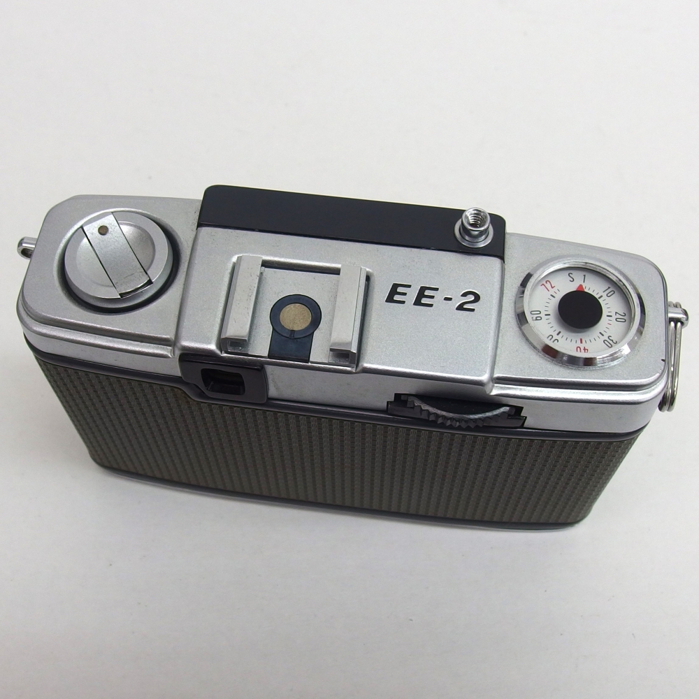 champcamera's tweet photo. OLYMPUS PEN-EE2(整備済)¥22,000 by みすずが丘店(あざみ野)
コンパクトで気軽に持ち歩けるハーフサイズカメラ。
露出はカメラにお任せの自動露出、ピント合わせ不要の固定焦点なので初心者でも簡単に撮れるおススメの整備済カメラです。
#フィルムカメラ #PENEE2 #あざみ野 #田園都市線
https://t.co/ick7RMcbzI