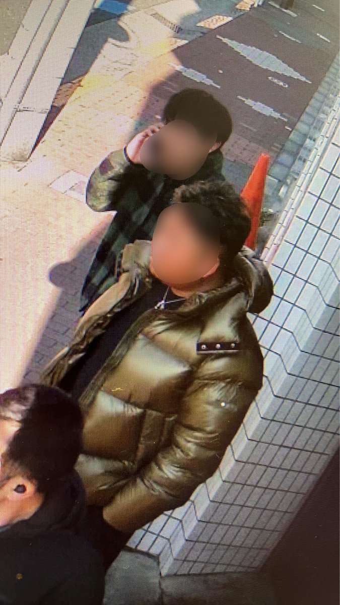 お世話になってます。新年早々ですが横浜ナンバーの路上駐車を注意したところスタッフが暴言吐かれました。注意しても車移動させようともせず挙句うちのスタッフに「キモい」だのなんだのと暴言を浴びせていきました。横浜から2時間かけて来たとか言ってたらしいですがそんなの知りません。新年早々本