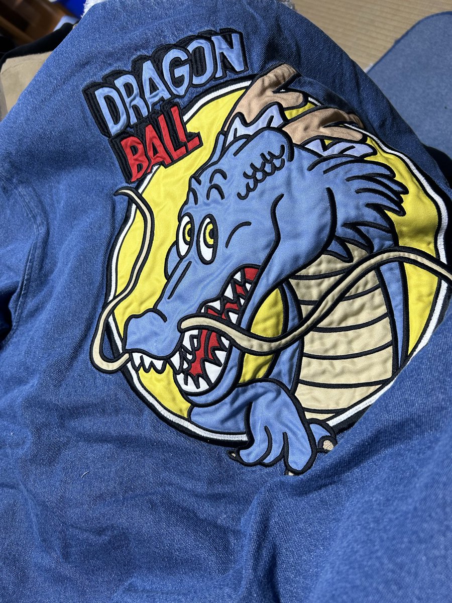 25_mind's tweet photo. お正月に買ったBREEZE×ドラゴンボール凄い値段なってるやん、、
普通に店で買えたしなんならもう1着あったのに、、
凄い、、 https://t.co/seZfQgK420