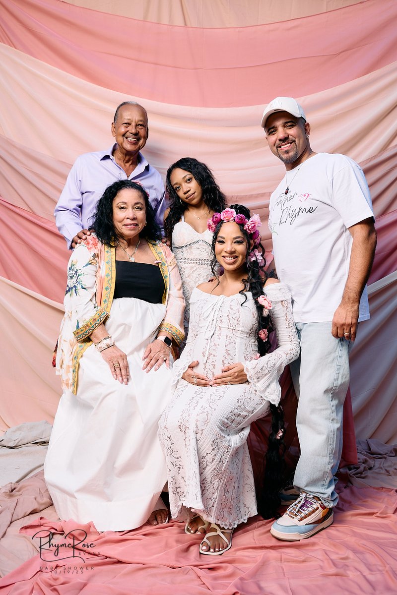 devineevans's tweet image. 