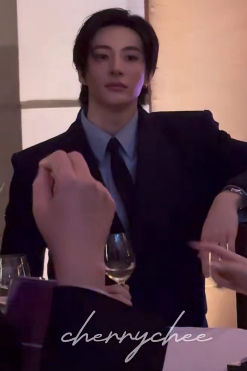 riizebabo's tweet image. 신?뭐그런거같음