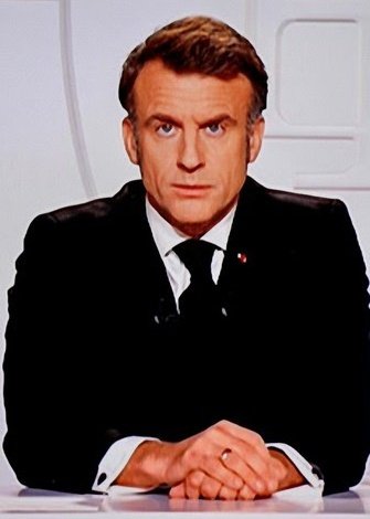 🇻🇪🇫🇷 URGENTE: nova presidente da Venezuela, Delcy Rodriguez expulsa diplomatas do governo francês após Macron apoiar a invasão de Trump!

É incrível como alguns brasileiros adoram babar o ovo desse imbecil neoliberal, rejeitado por 80% do povo francês!

Delcy começou bem!