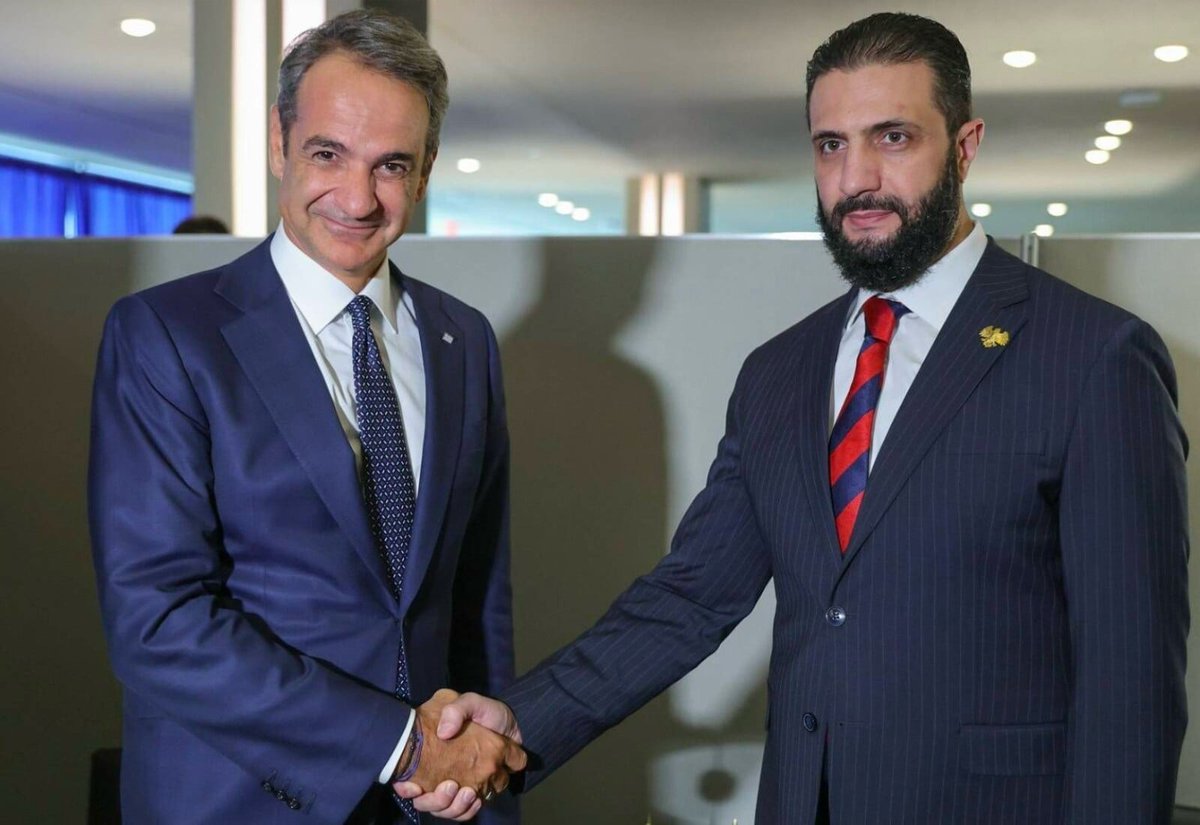 - δεν πιστεύω να σε πειράζει που αποκεφάλισα ανθρώπους στη Συρία;
- δεν είναι της ώρας να μιλάμε για νομιμότητα.