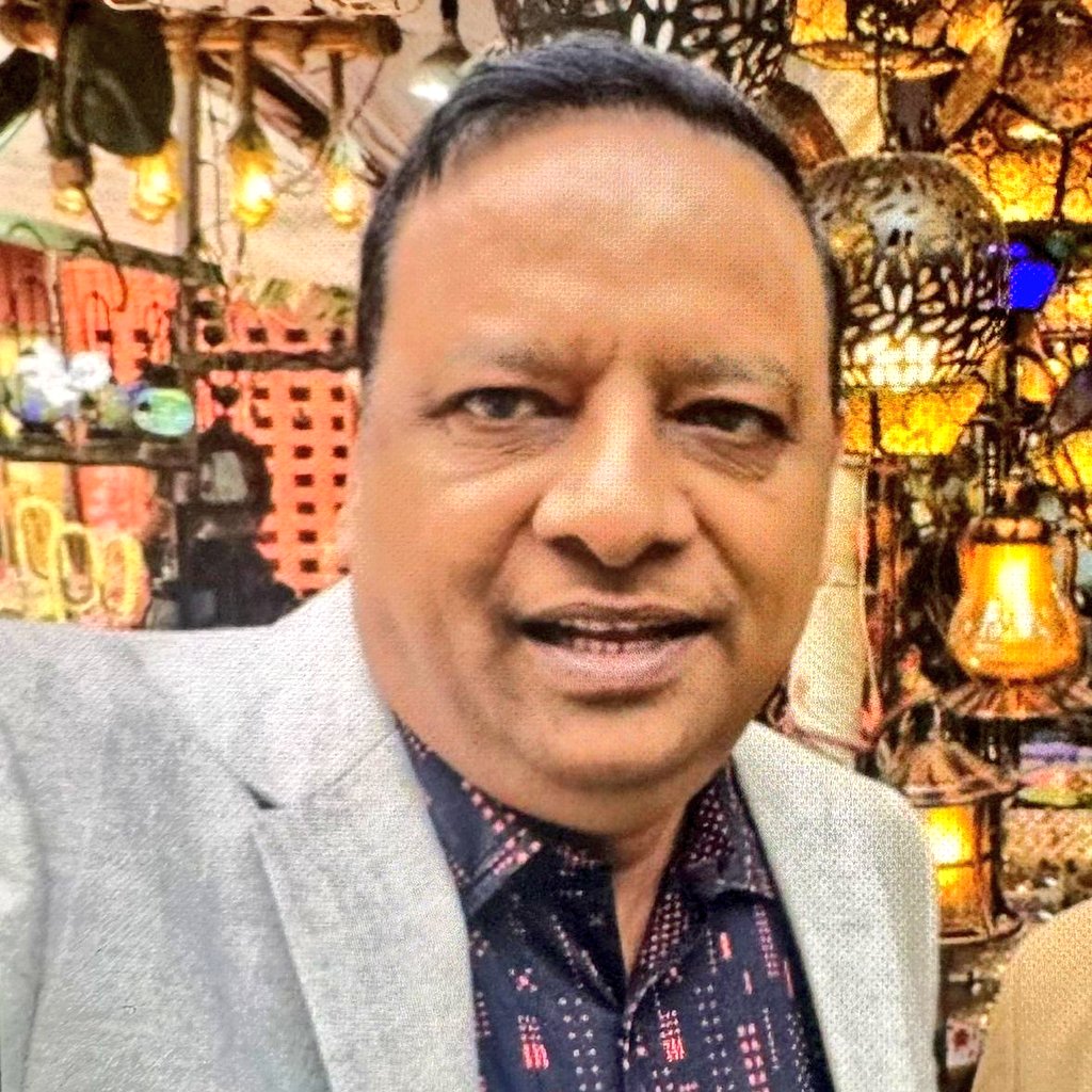 इंडियन ऑयल के कार्यकारी निदेशक अजय गर्ग ने 17वीं मंजिल से कूदकर जान दी। सुसाइड नोट में लाइफ से परेशान होने की बात लिखी।

UP के जिला गौतम बुद्ध नगर (ग्रेटर नोएडा) का मामला।