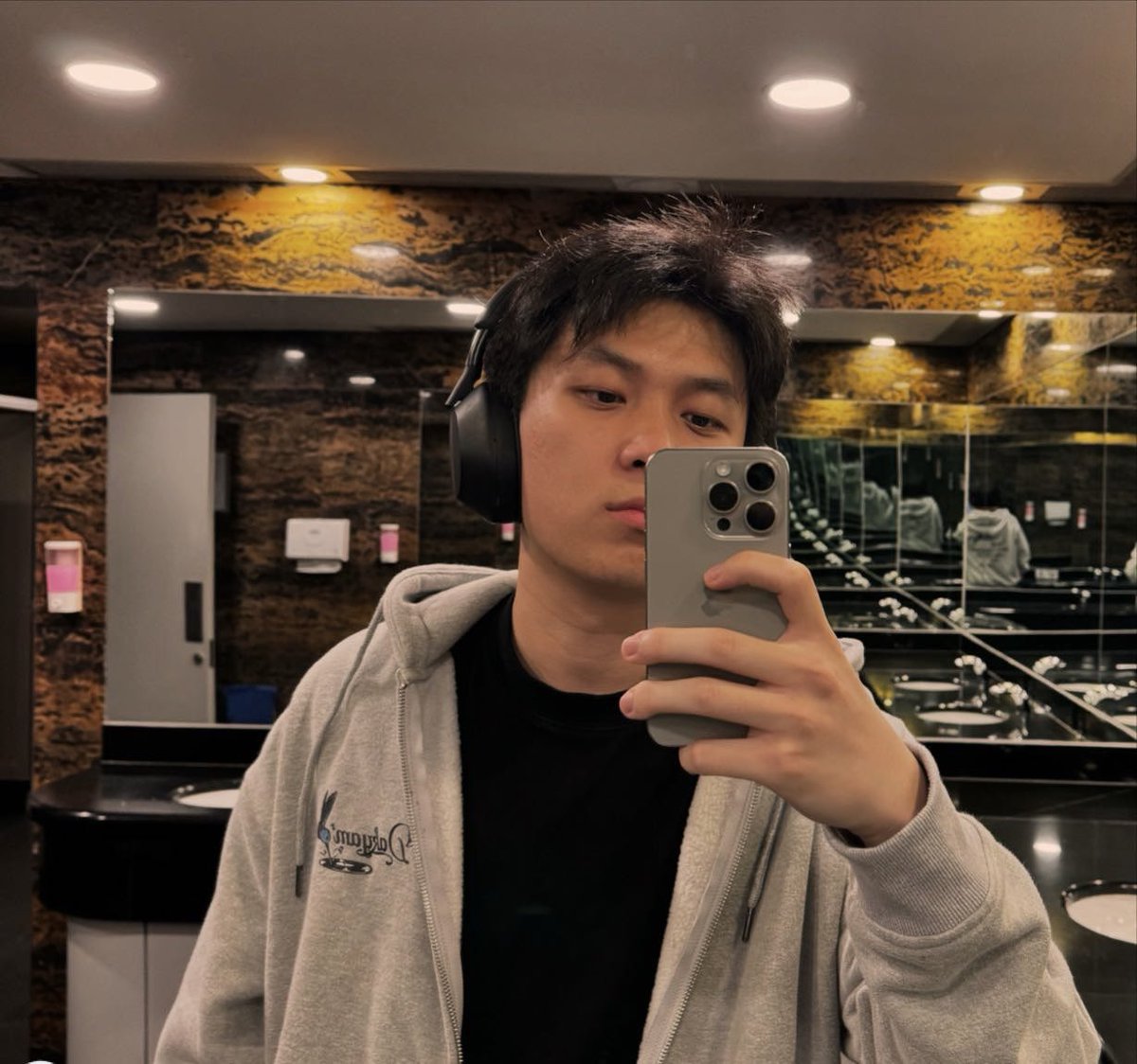 hellokugou555's tweet photo. 想被调 https://t.co/0ldBAuxdxb