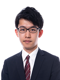 asahi_shogi's tweet photo. 佐〉将棋の古森悠太（こもり・ゆうた）五段（３０）が結婚したと１月５日、所属する日本将棋連盟関西本部（大阪府高槻市）が発表しました。おめでとうございます！　「お相手のお名前は、一般の方なので公表を控えさせていただきます」とのこと。古森五段は高槻市出身、小林健二・九段門下。「高槻のプリンス」と呼ばれることもある関西期待の俊英の一人です。