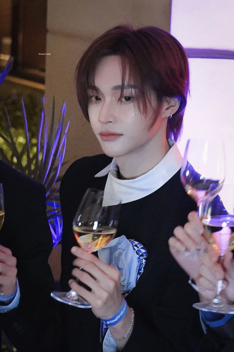 🥂

/
20260104
#WONBIN #원빈 #RIIZE #라이즈