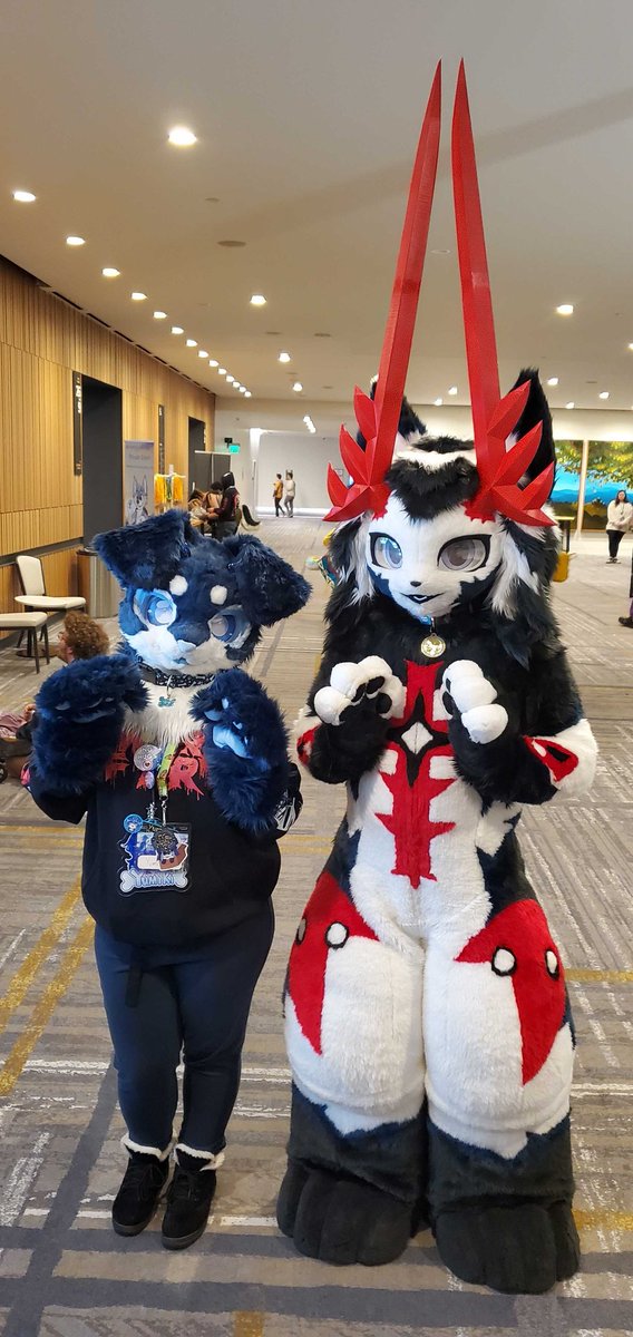 YumikiVR's tweet photo. some cool peeps i met #anthronw https://t.co/WnYGVWTz8M
