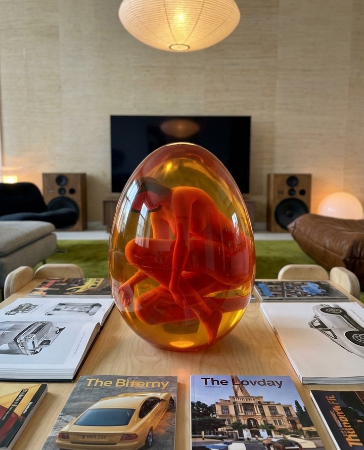 4AAAAart's tweet photo. Eternal Egg sculptures by T-Rex https://t.co/PEukrmrccE