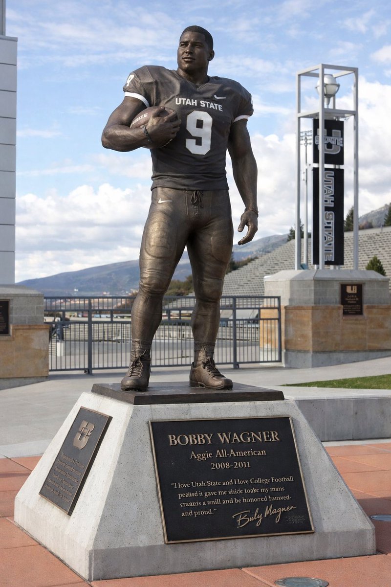 SSN_USU's tweet image. Build the statue @CamWalker_USU 💙 

If we start now it’ll be ready for the first Pac-12 home game