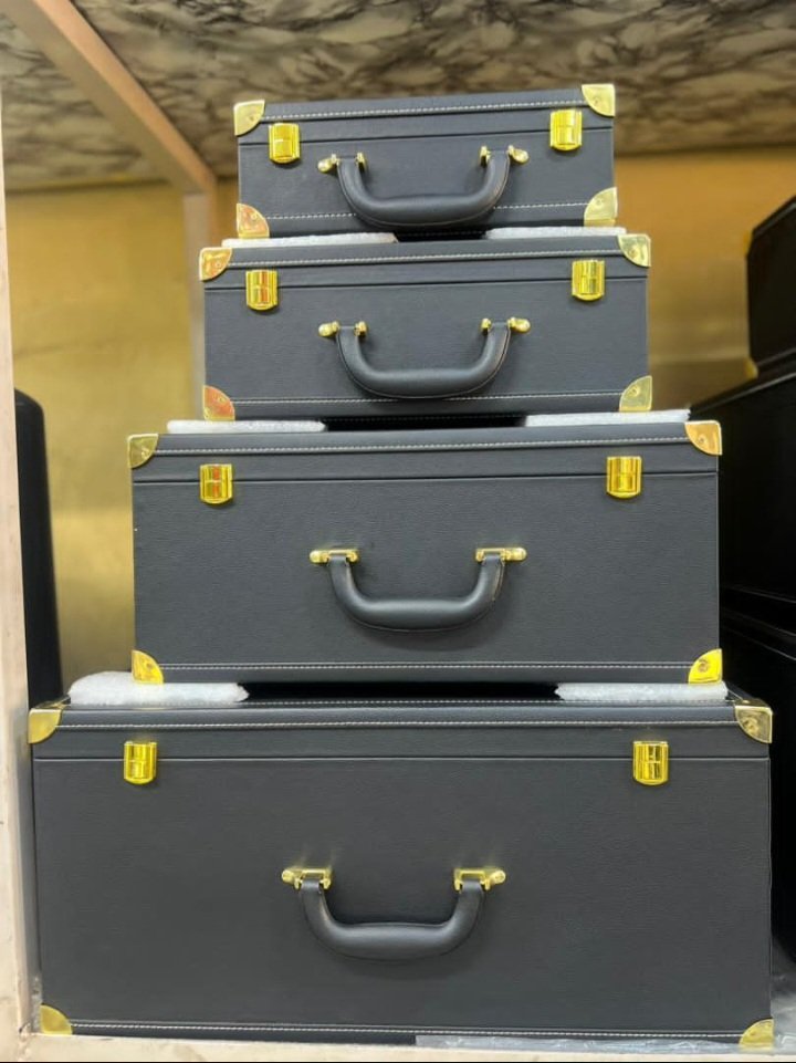 FatimaJiya3's tweet photo. Royal trunk luggage 🧳 #250k 3pieces
#270k 4pieces
https://t.co/mri5hRJ3H3
WhatsApp 08180334254.
Kano State/Minna, Niger State,Nigeria 🇳🇬 https://t.co/eHsjEhPJRS