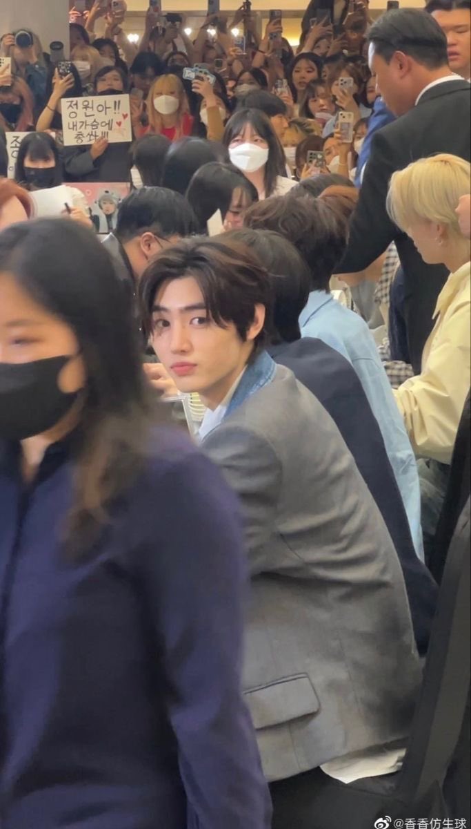 hoonipuppy's tweet image. 비밀연애하는 거 같음