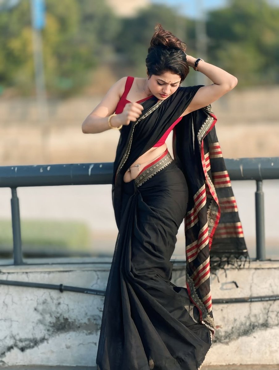 YaminiReddy_'s tweet photo. Saree slipping just enough to whisper secrets...Care to listen up close? My hips don't lie, but they might tease ❤️ https://t.co/yre4JgO7ak