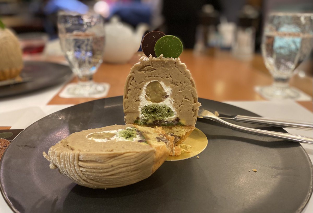 世界一のモンブラン、スーパーモンブランいただきました。
名前に恥じない美味しさと濃厚故の満足感を味わうことが出来ました。