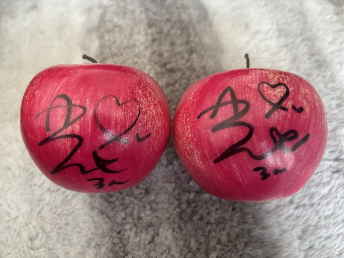 りんご傾奇者 1/3 LINE CUBE SHIBUYA ろんろんのサイン入りりんご2つゲットした🍎 運