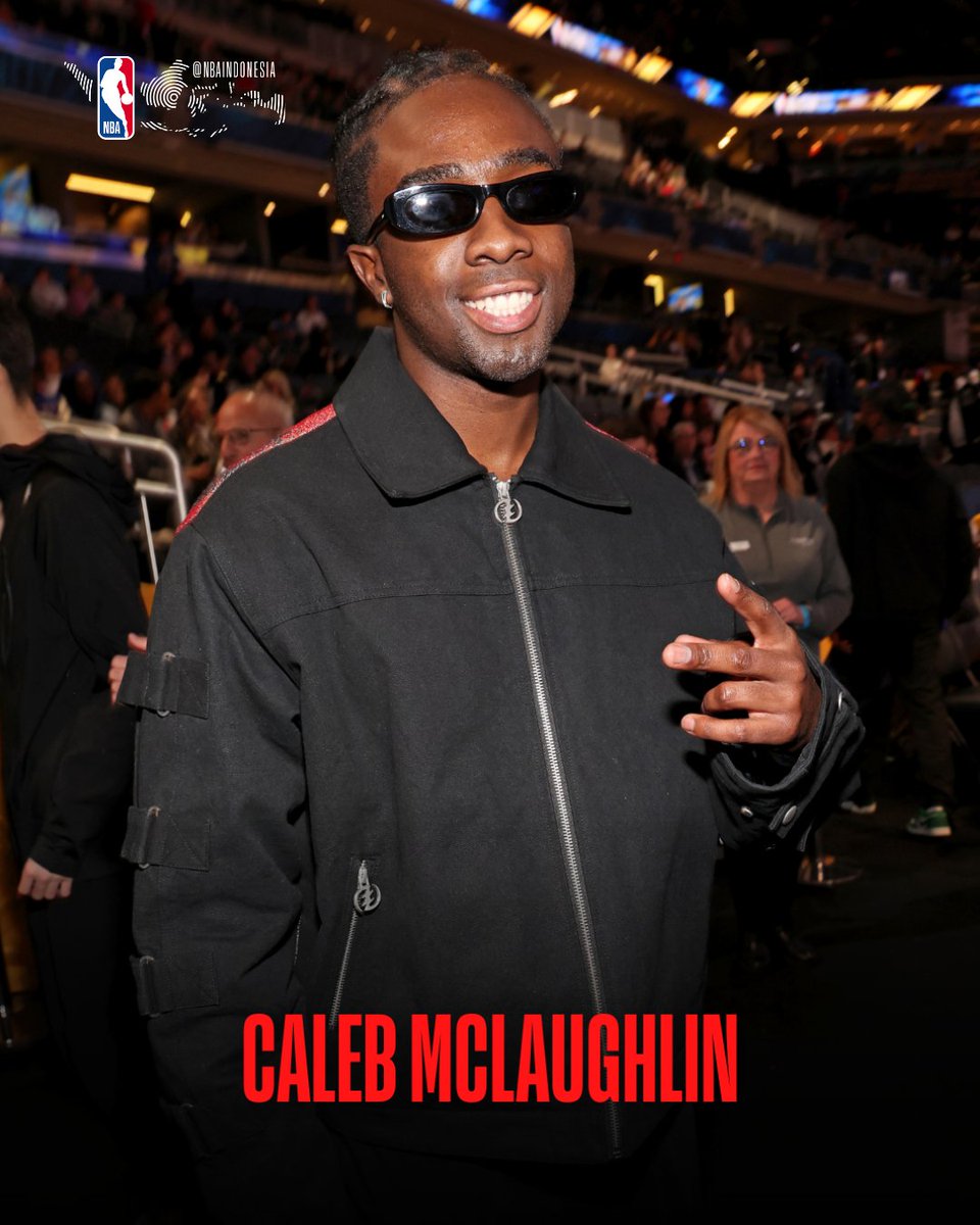 NBA_Indonesia's tweet image. It's the Stranger Things casts side-court!👾🔥

Siapa yang udah nonton season 5 Stranger Things absen🖐️

Coba deskripsikan season 5 dengan emoji versi kalian, #NBAFans!

#NBAOffCourt #NBACelebRow #StrangerThings