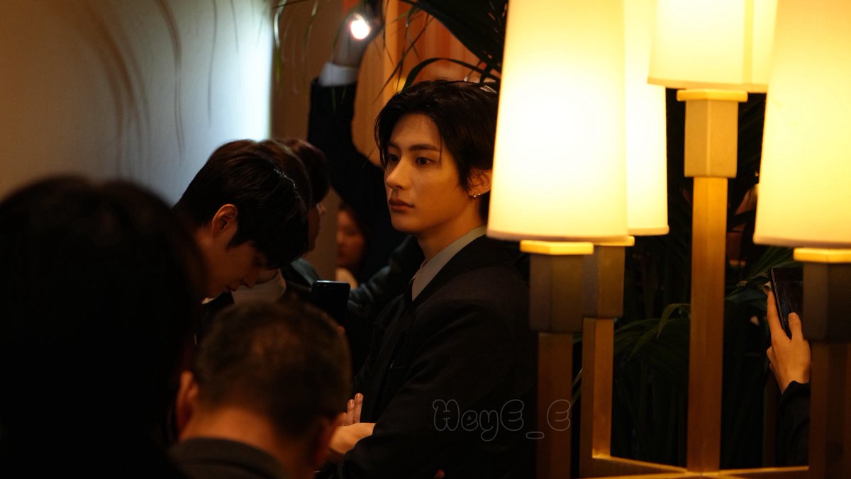 observeanton's tweet image. 