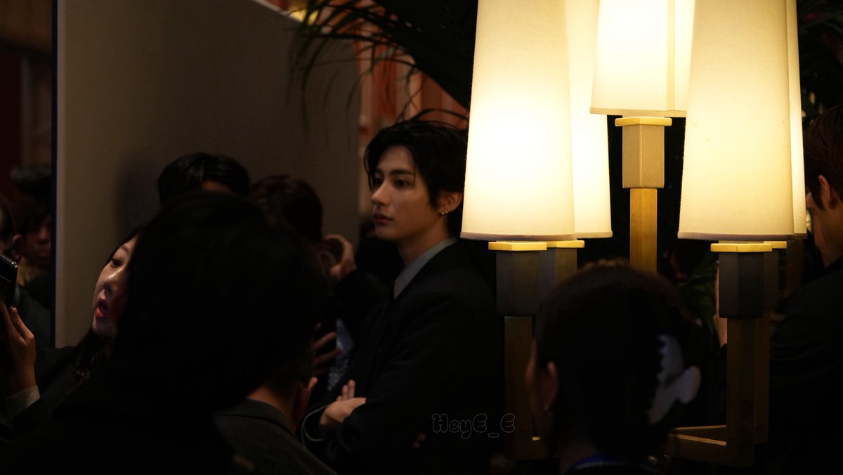 observeanton's tweet image. 