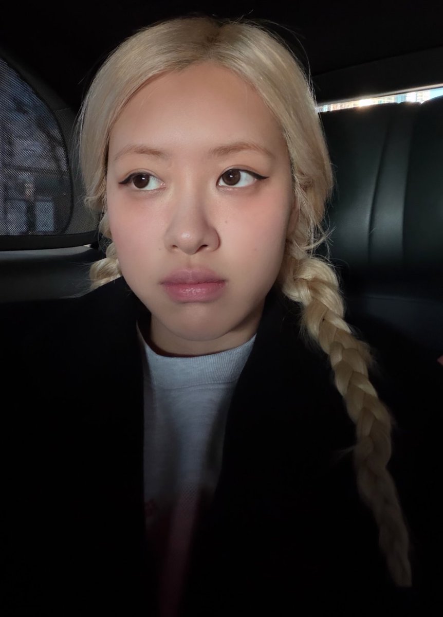 rosie tweet media