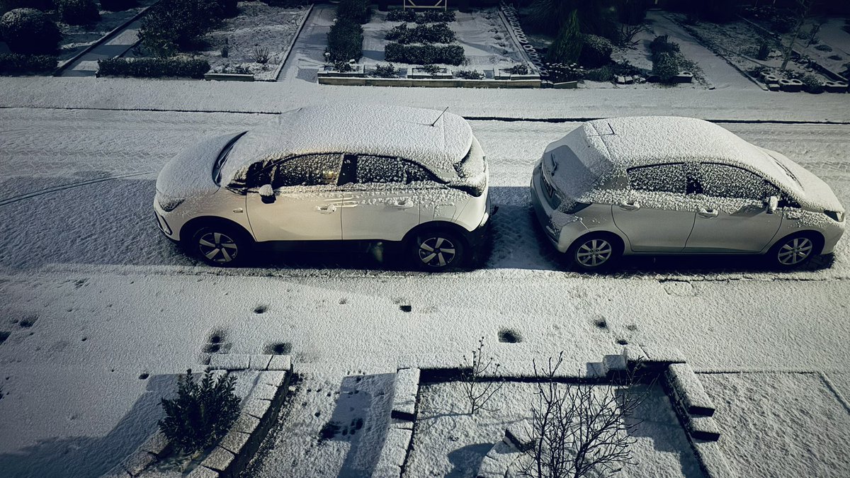 Vissertje1966's tweet image. Goedemorgen op deze 5e dag van het nieuwe jaar een #witte wereld nu ook in Achthuizen #sneeuw. @BuienRadarNL @MeteoVoorne @weermanrobert @weerverteller @weeronline @Weerplaza