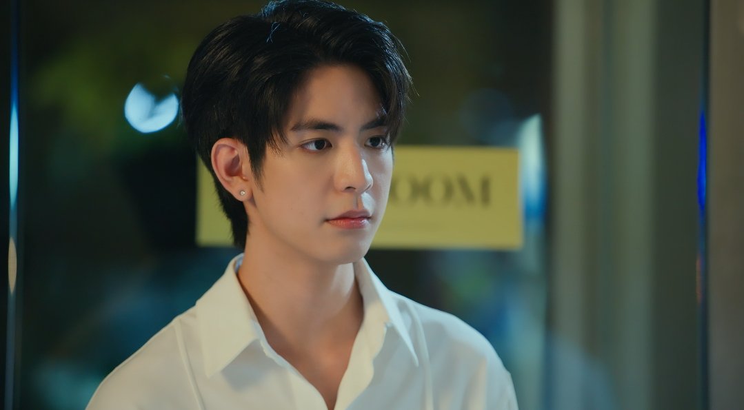 iaia01_'s tweet image. 🗣: Nong Sea said (his) face changes every day, (so) I come to compare (and) true, it changes for real
🦞: Cheeks flatten, cheeks swell like that

HEAD 2 HEAD SERIES EP11
#H2HseriesEP11