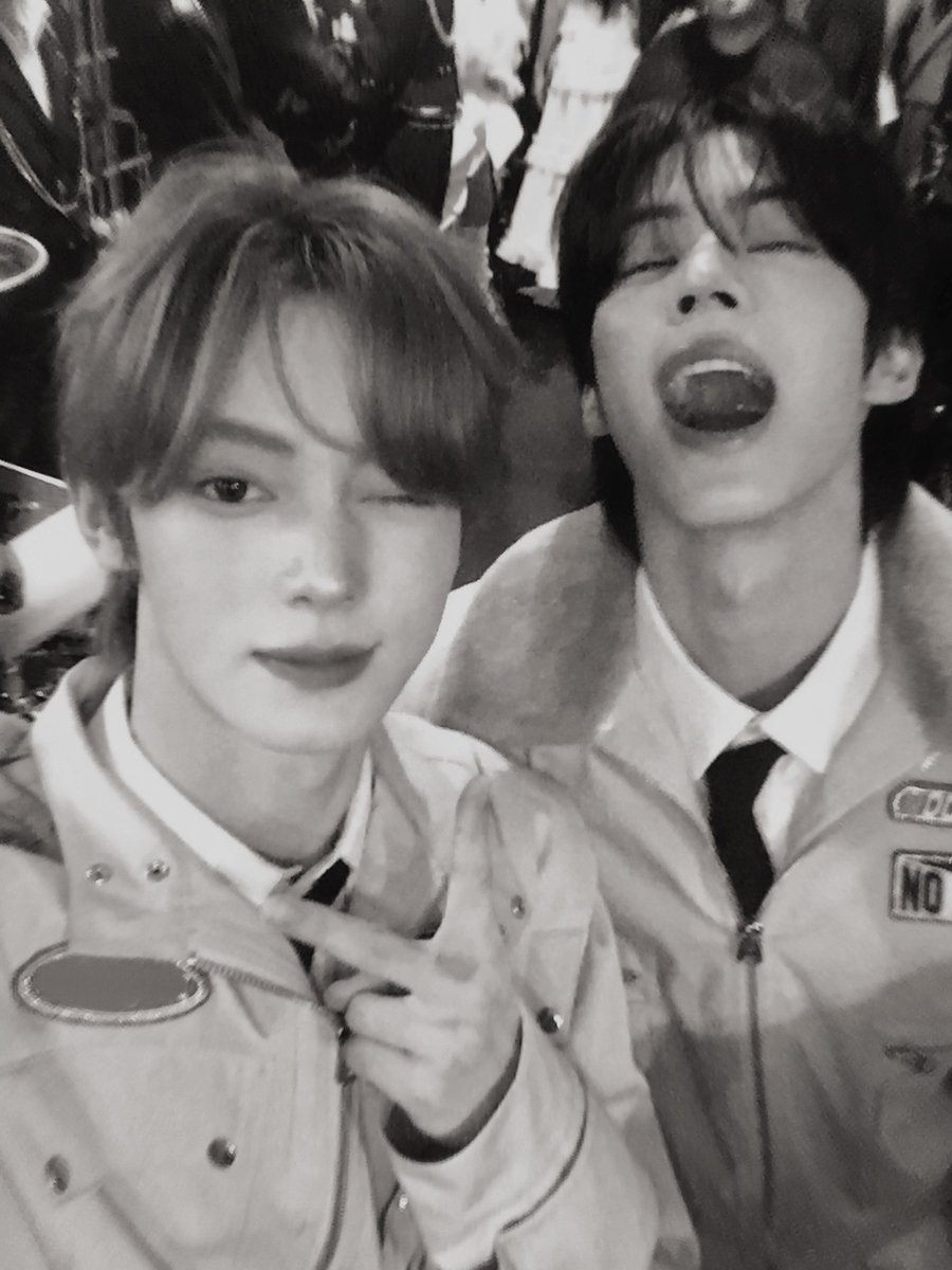 KidungKarsa's tweet image. ⠀

Happy Birthday, Diran. May life make you braver. Stay stubborn about what you believe in, gentle with those you love. And when you’re tired, remember you’re never alone. I’ll still be here, annoying but always on your side. Love you, mate. 🎂🎈

⠀