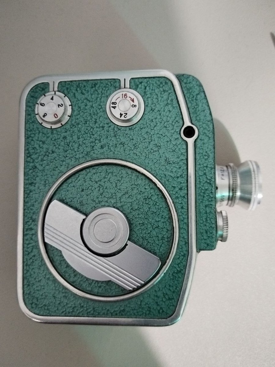 Guys, turns out it's artsy-fancy today to play with old cine #cameras. So I bought one too. It's not #super8. It's normal 8. But it looks beautiful. Funny. At that time an electric device was something to dream for. And later cameras with batteries was a new thing. People felt