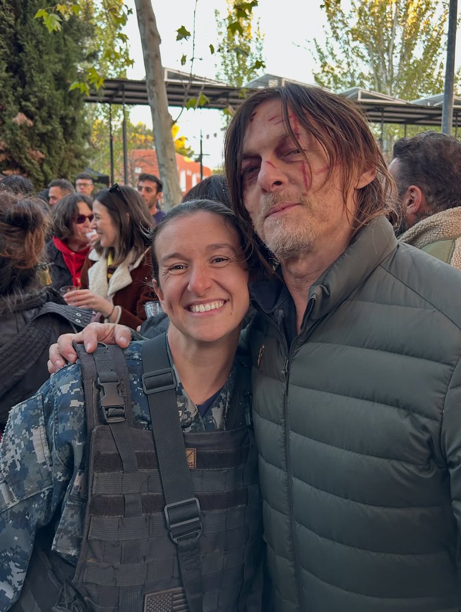 Andrew Lincoln \u0026 Sarah Wayne Callies: 'Walking Dead' Season 3 Premiere!:  Photo 2733310 | Andrew Lincoln, Chandler Riggs, Danai Gurira, David  Morrissey, Emily Kinney, Lauren Cohan, Laurie Holden, Melissa McBride,  Michael Rooker,, image size:904x1199