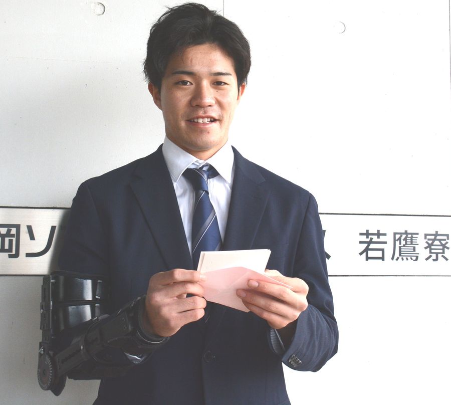 家族らの手紙を大切に持ち入寮 昨秋トミー・ジョン手術のドラフト4位