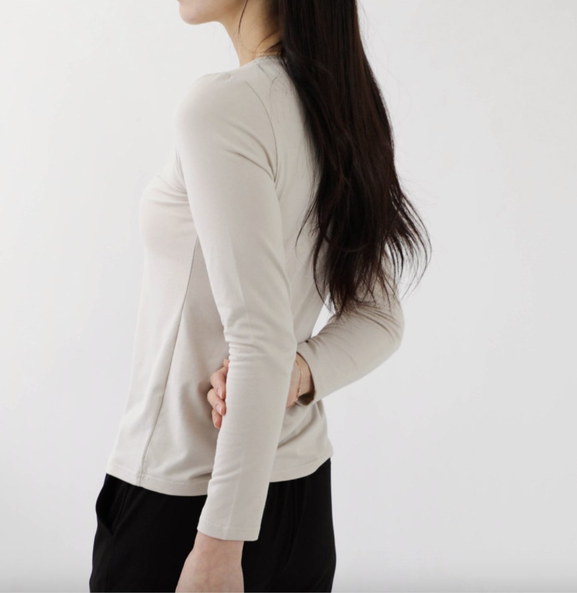 따뜻한 에어리웜 이너티, 몸에 조금 더 핏하게 리뉴얼된 버전이 나왔어요. (베이지) 오랜 기간 찾아주셔서 끊이지 않고 계속 생산되는 에어리웜입니다. 감사한 고객님들, 새해 복 많이 받으세요!

smartstore.naver.com/rollingdice/pr…